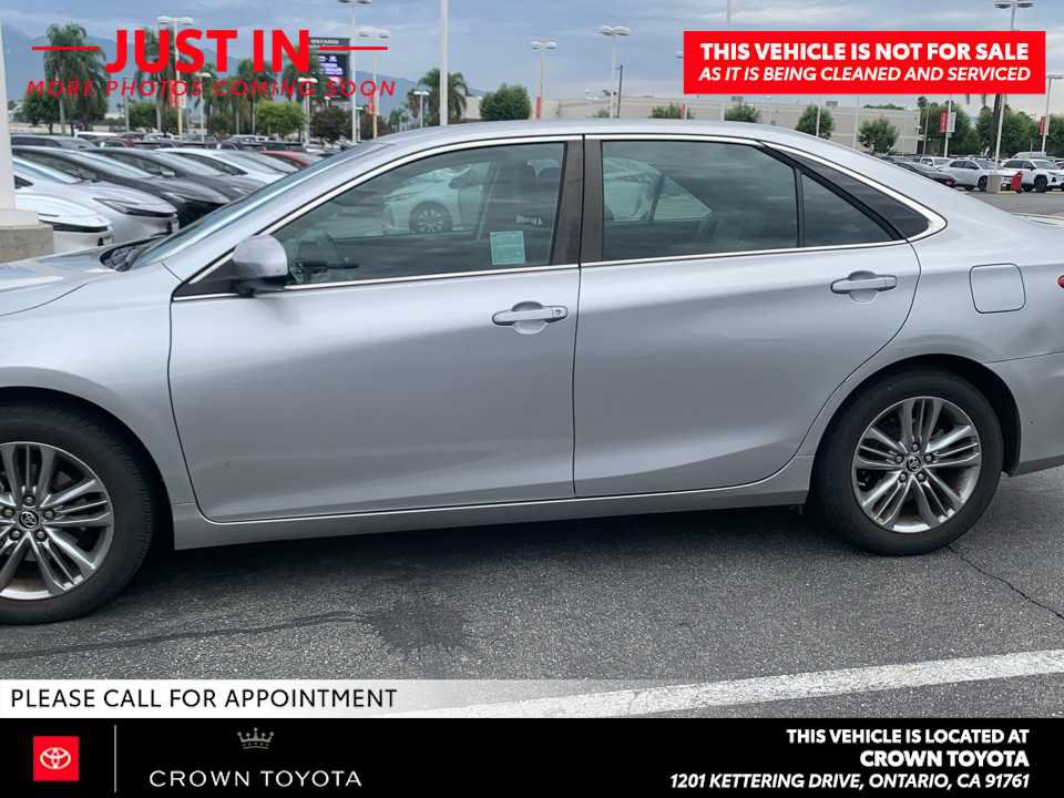 Used 2015 Toyota Camry SE FWD image 6