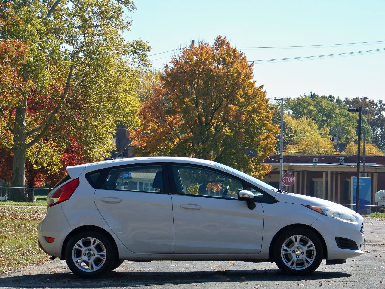 Used 2015 Ford Fiesta SE FWD image 16