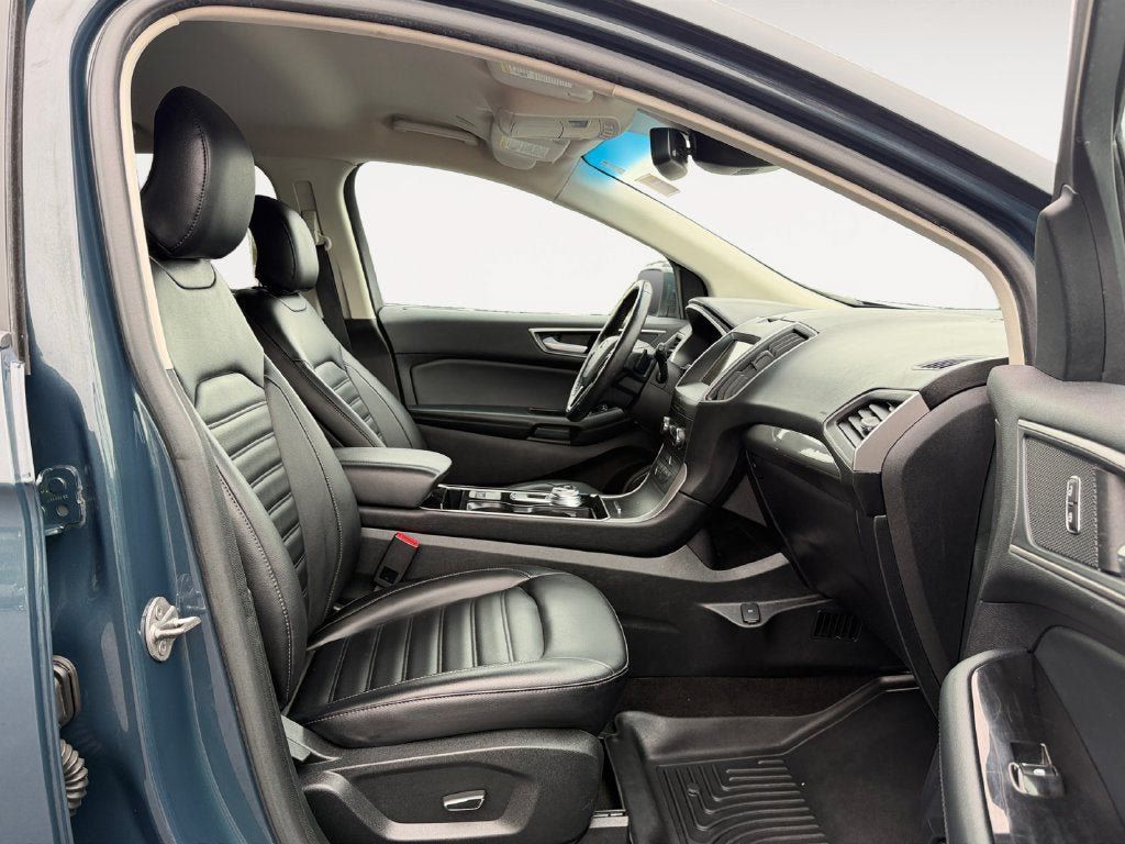 Used 2019 Ford Edge SEL w/ Equipment Group 201A AWD/4WD image 24
