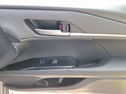 Used 2025 Toyota Camry SE w/ Convenience Package image 34