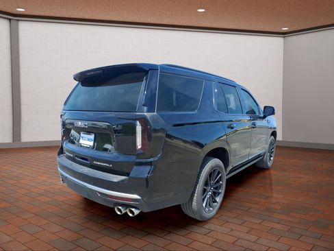 Used 2021 GMC Yukon Denali w/ Denali Premium Package AWD/4WD image 8
