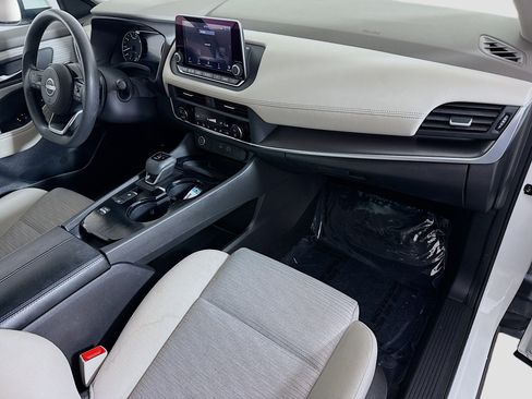 Used 2023 Nissan Rogue SV FWD image 30