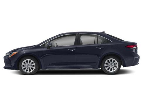 Used 2022 Toyota Corolla XLE FWD image 3