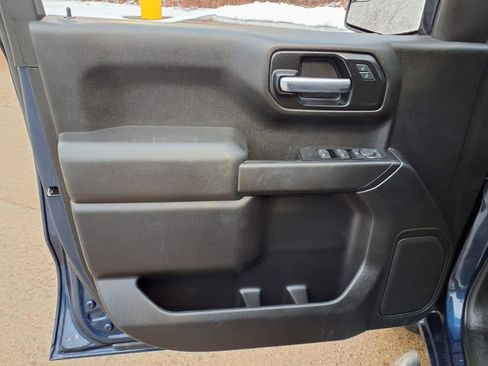 Used 2020 Chevrolet Silverado 1500 Custom w/ Custom Value Package image 9