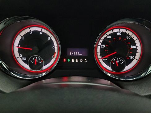 Used 2016 Dodge Grand Caravan SXT FWD image 23