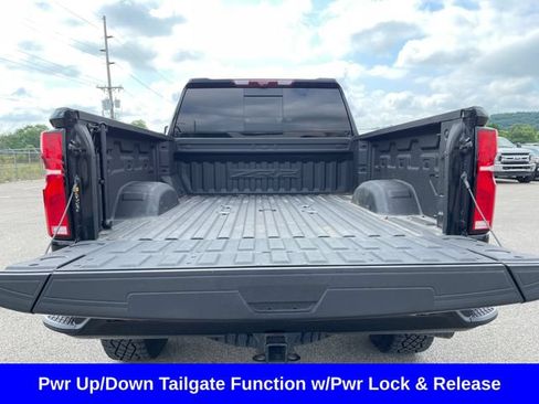 Used 2024 Chevrolet Silverado 2500 ZR2 w/ Technology Package AWD/4WD image 28