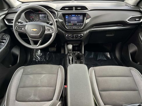Used 2021 Chevrolet TrailBlazer LT w/ Convenience Package AWD/4WD image 3