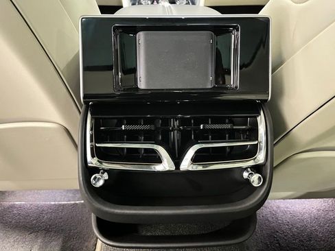 Used 2022 Bentley Flying Spur V8 image 37