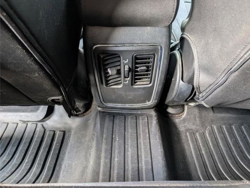 Used 2022 Jeep Grand Cherokee Laredo RWD image 27