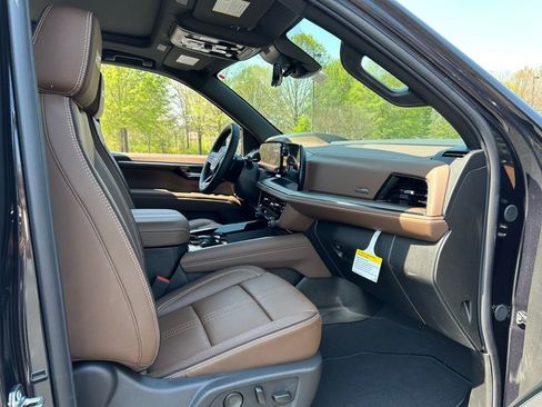 New 2026 Chevrolet Suburban High Country RWD image 39