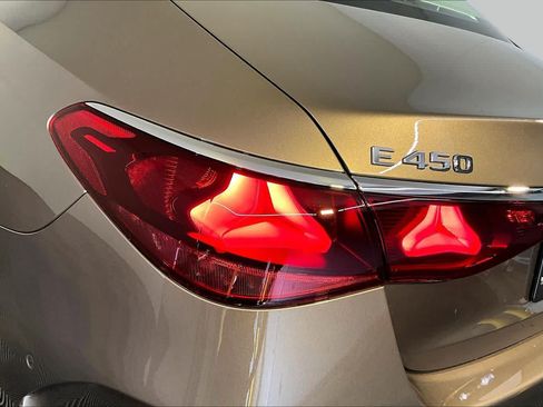 New 2026 Mercedes-Benz E 450 4MATIC Sedan image 5