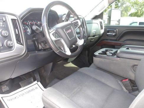 Used 2017 GMC Sierra 2500 SLE w/ HD SLE Preferred Plus Package AWD/4WD image 12