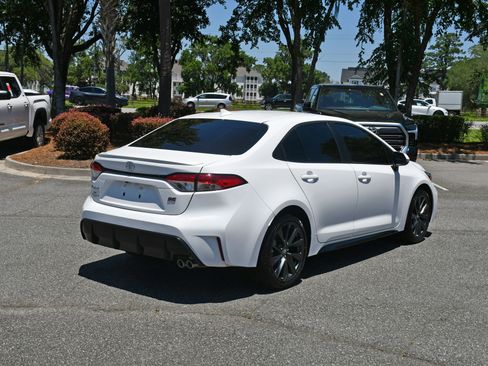 Used 2025 Toyota Corolla SE FWD image 4