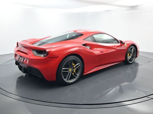 Used 2018 Ferrari 488 GTB RWD image 15