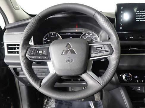 New 2026 Mitsubishi Outlander ES image 39