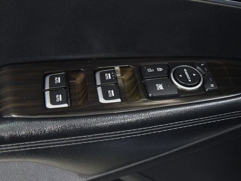 Used 2019 Kia Sorento FWD image 26