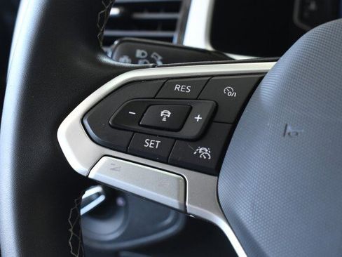 Used 2023 Volkswagen Atlas SEL AWD/4WD image 32