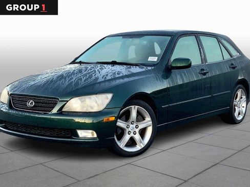 Used 2002 Lexus IS 300 SportCross image 1