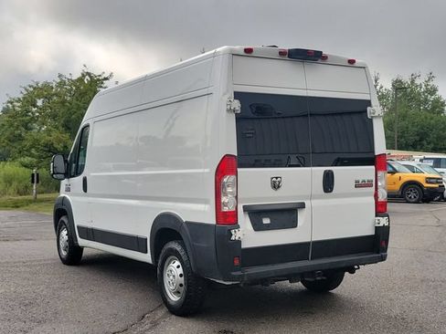 Used 2022 RAM ProMaster 2500 w/ Convenience Group FWD image 4