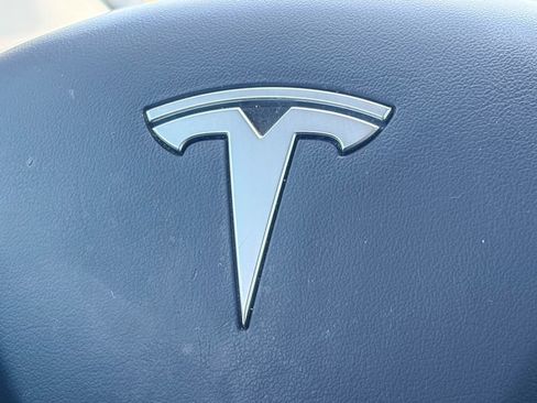 Used 2023 Tesla Model Y 2WD image 20