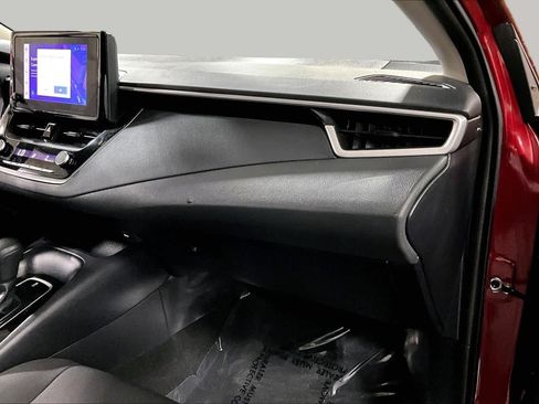 Used 2025 Toyota Corolla LE FWD image 19