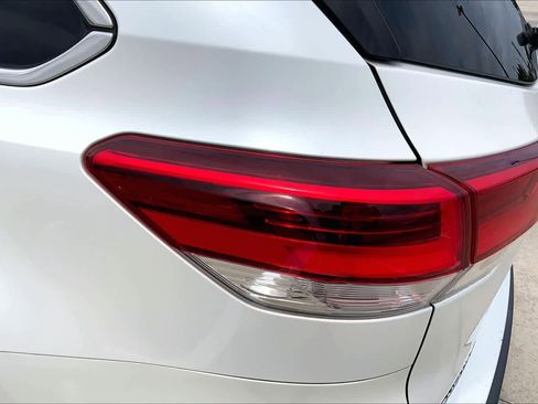 Used 2018 Toyota Highlander Limited Platinum AWD/4WD image 28