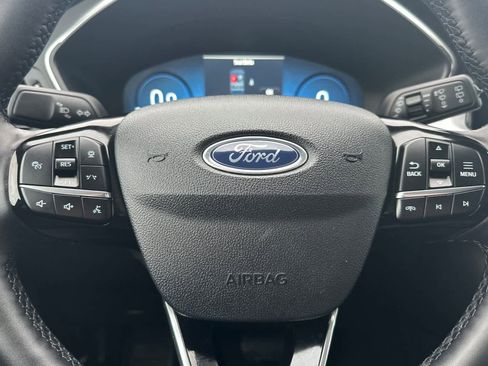 Certified 2025 Ford Escape Platinum image 24