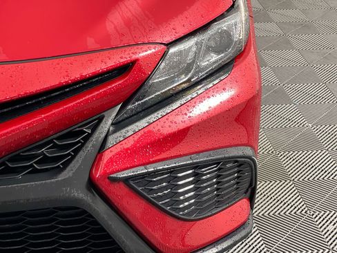 Used 2023 Toyota Camry SE image 9