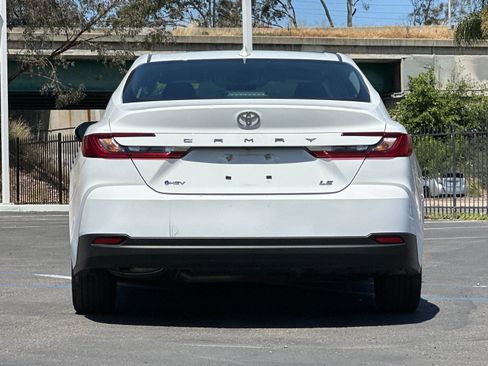 Used 2025 Toyota Camry LE image 4