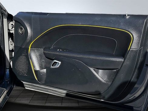 Used 2016 Dodge Challenger R/T Scat Pack w/ Leather Interior Group image 25