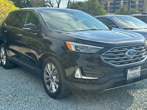 Used 2019 Ford Edge Titanium w/ Equipment Group 301A FWD image 2