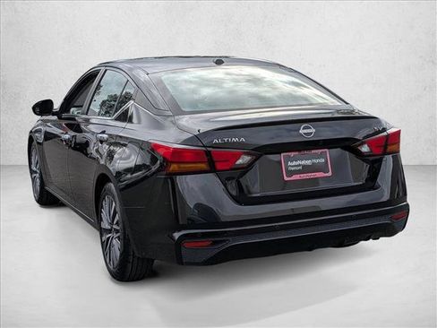 Used 2023 Nissan Altima 2.5 SV image 8