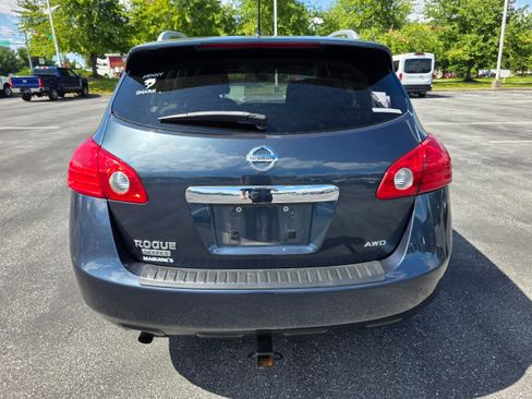 Used 2015 Nissan Rogue S w/ Convenience Package AWD/4WD image 4