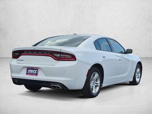 Used 2022 Dodge Charger SXT RWD image 3