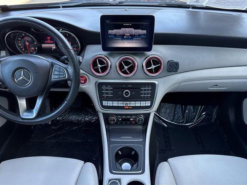 Used 2019 Mercedes-Benz GLA 250 4MATIC image 18