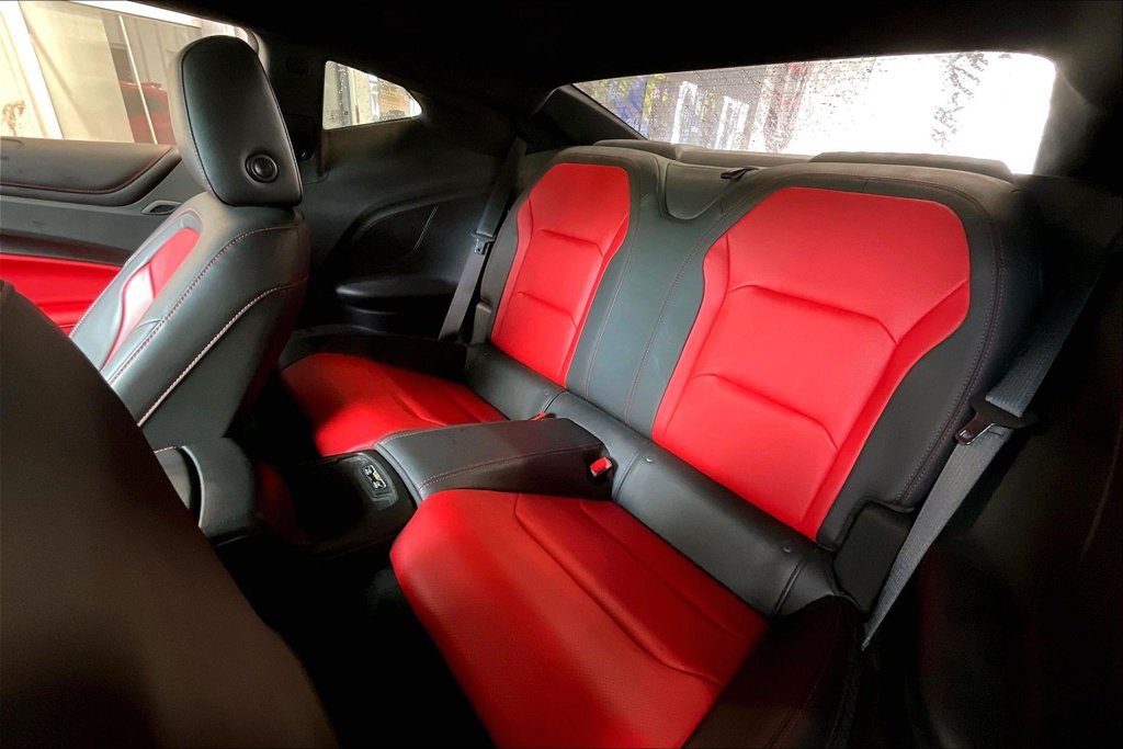 Used 2018 Chevrolet Camaro LT RWD image 14