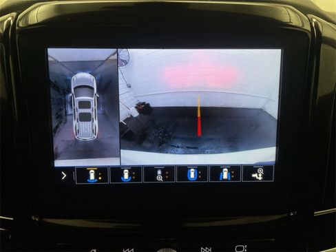 Used 2021 Chevrolet Traverse Premier image 9