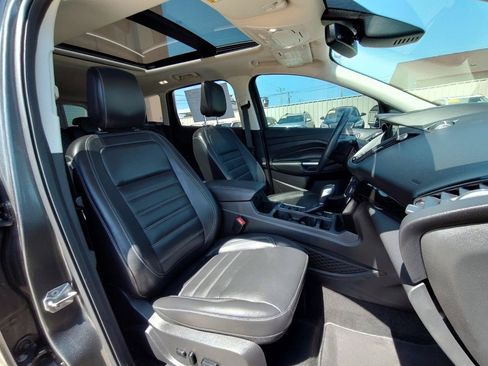 Used 2019 Ford Escape Titanium AWD/4WD image 42