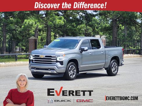 Used 2024 Chevrolet Silverado 1500 High Country w/ Technology Package AWD/4WD image 1