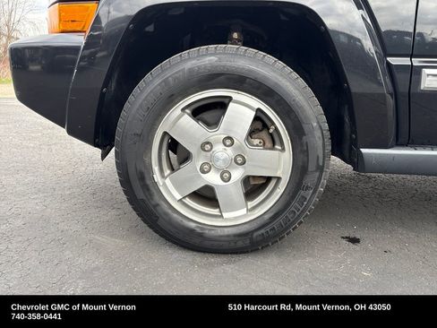 Used 2010 Jeep Commander Sport w/ Sun/Sound Group RWD image 25