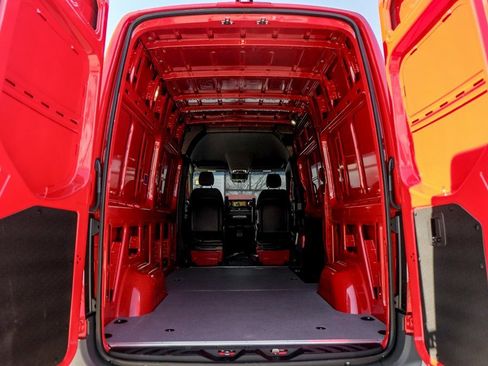 Used 2025 Mercedes-Benz Sprinter 2500 image 12