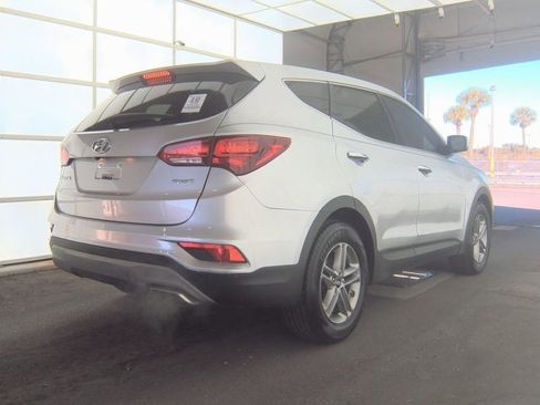 Used 2018 Hyundai Santa Fe Sport image 2