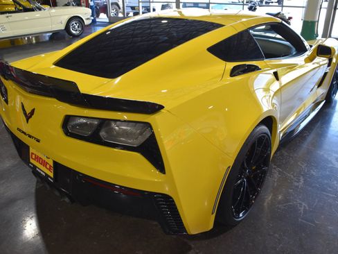 Used 2017 Chevrolet Corvette Grand Sport w/ Z07 Performance Package RWD image 8