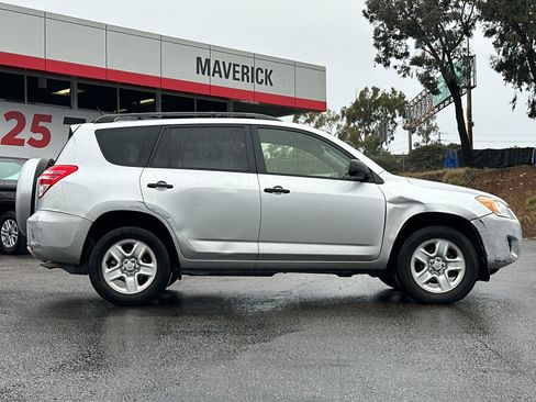Used 2012 Toyota RAV4 FWD image 6