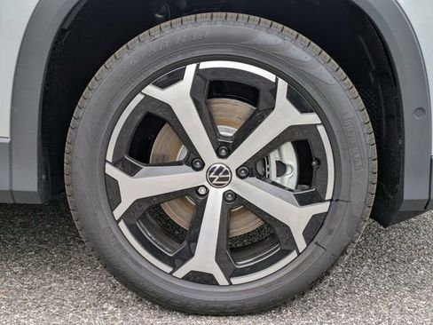 New 2026 Volkswagen Tiguan SE image 10