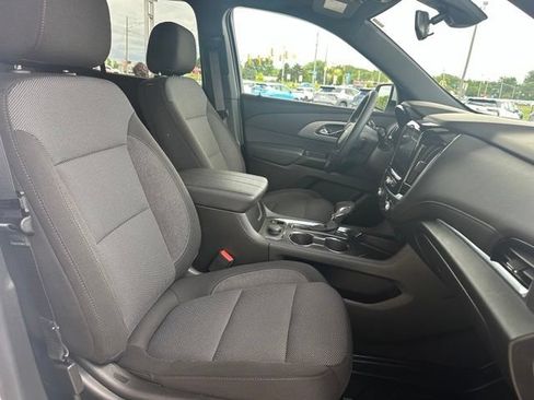Used 2023 Chevrolet Traverse LT AWD/4WD image 16