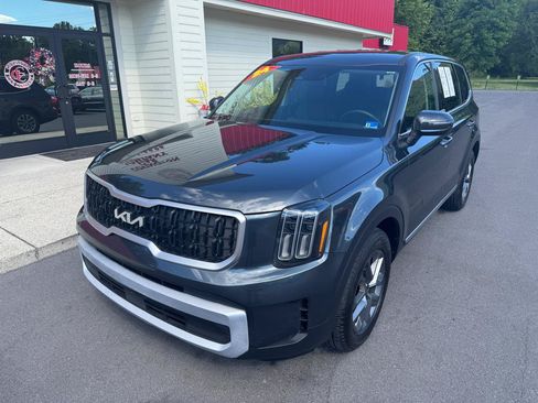 Used 2024 Kia Telluride LX FWD image 3