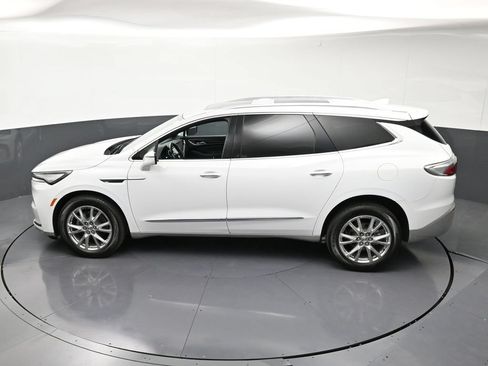 Certified 2024 Buick Enclave Essence w/ Experience Buick Package AWD/4WD image 17