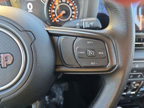 New 2025 Jeep Gladiator Sport image 32