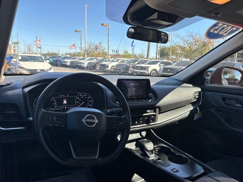 Certified 2025 Nissan Rogue S image 10